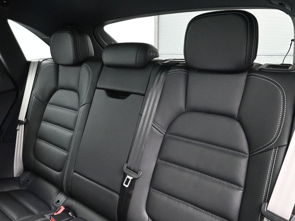 2026 Porsche Macan S - Photo 6