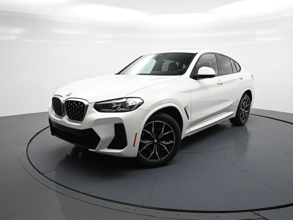 2022 BMW X4 30i's photo