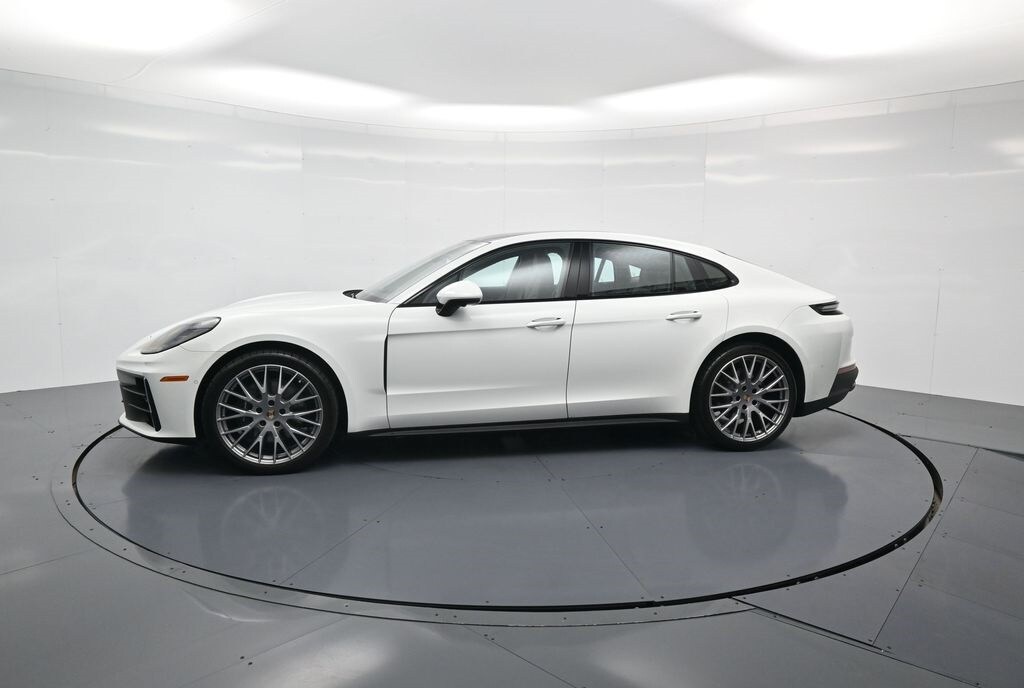 2025 Porsche Panamera 4 photo 2