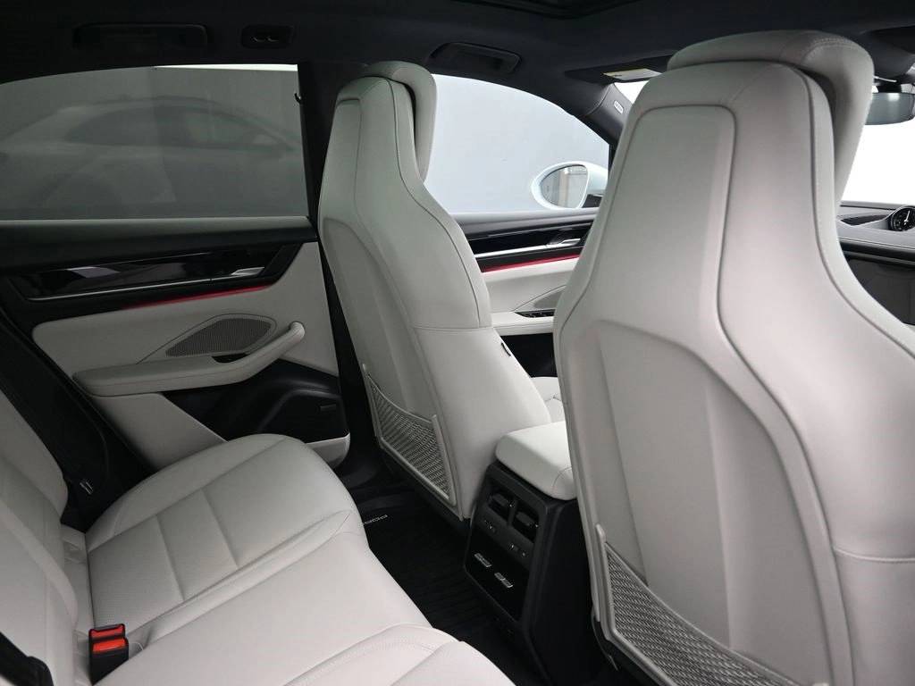2026 Porsche Macan Base - Photo 13