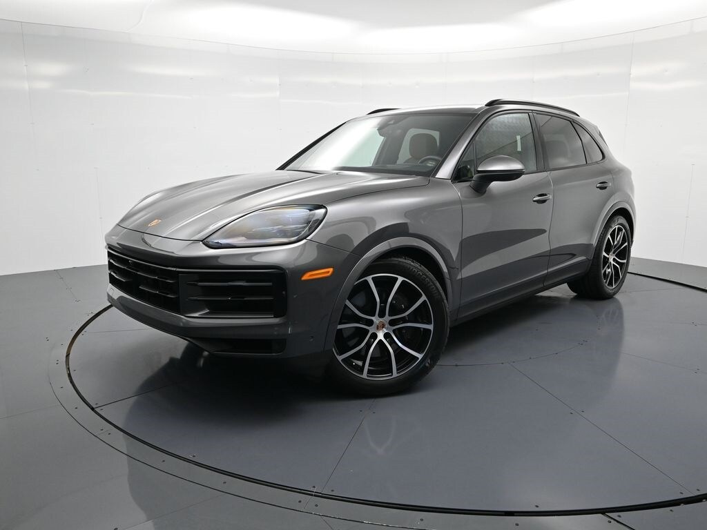 2025 Porsche Cayenne Base's photo