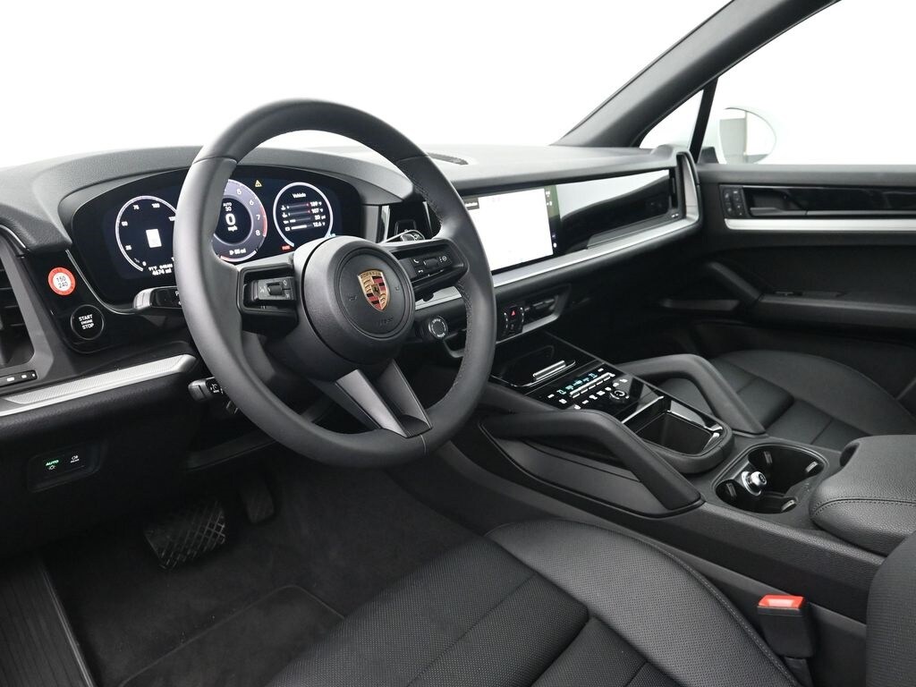 2025 Porsche Cayenne photo 4