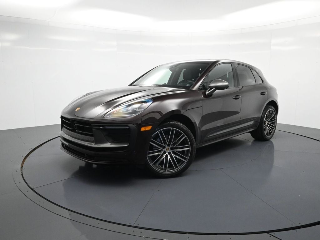 2025 Porsche Macan T's photo