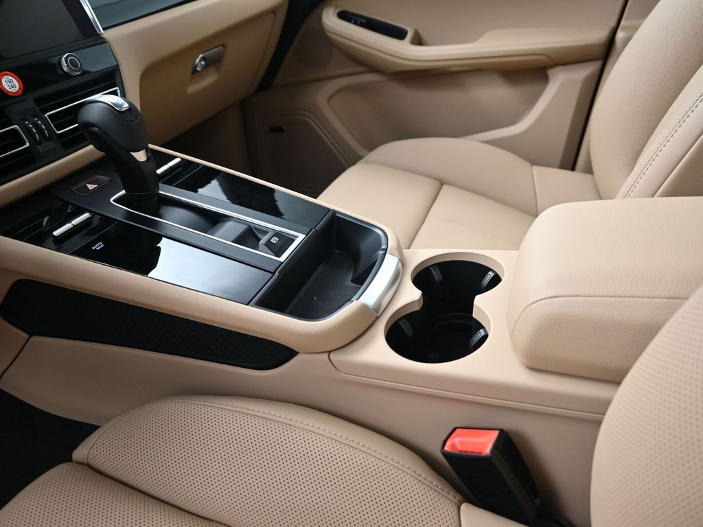 2026 Porsche Macan Base - Photo 22