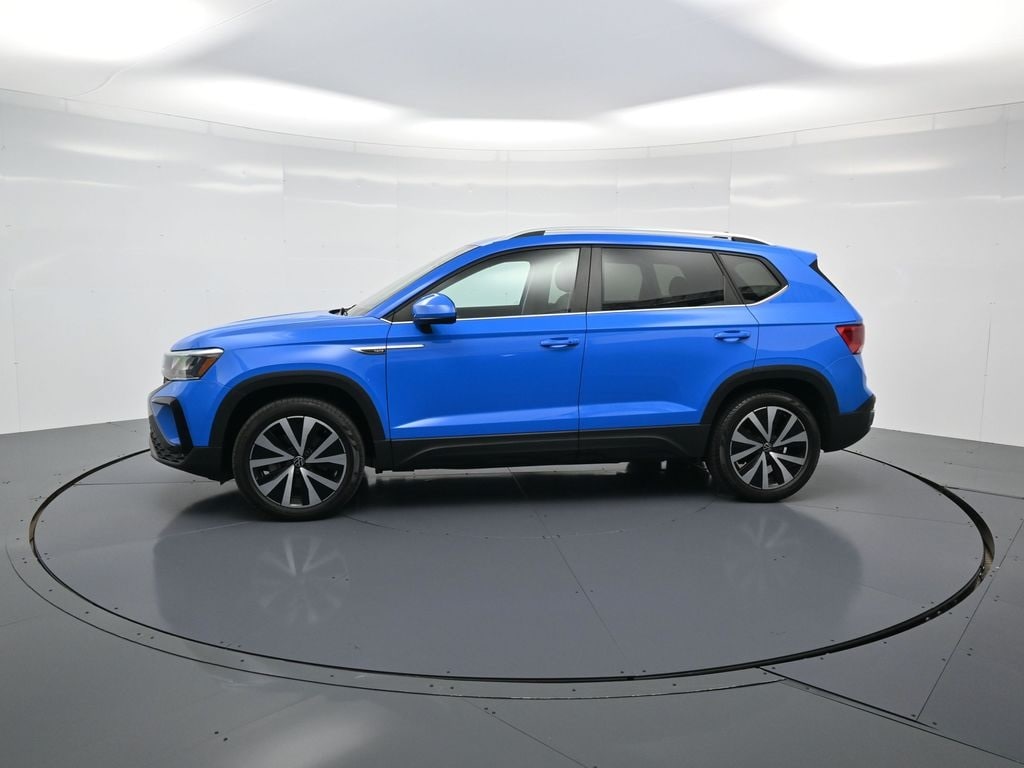 Used 2022 Volkswagen Taos SE with VIN 3VVLX7B22NM017789 for sale in Naples, FL