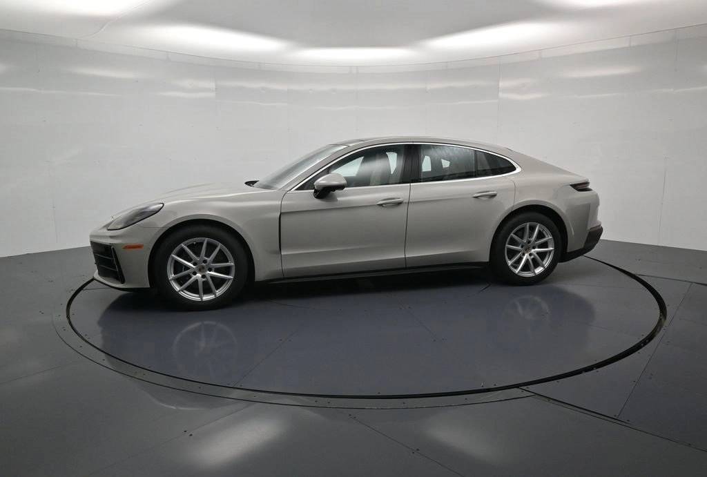 2026 Porsche Panamera 4 photo 2