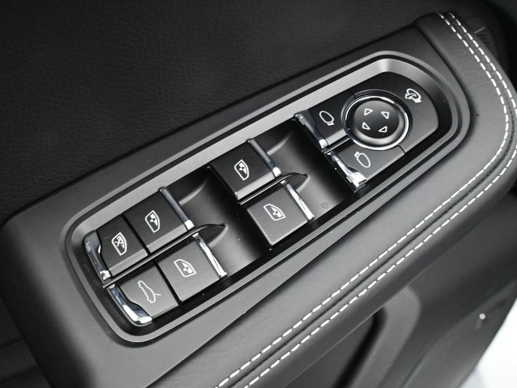 2026 Porsche Macan S - Photo 19