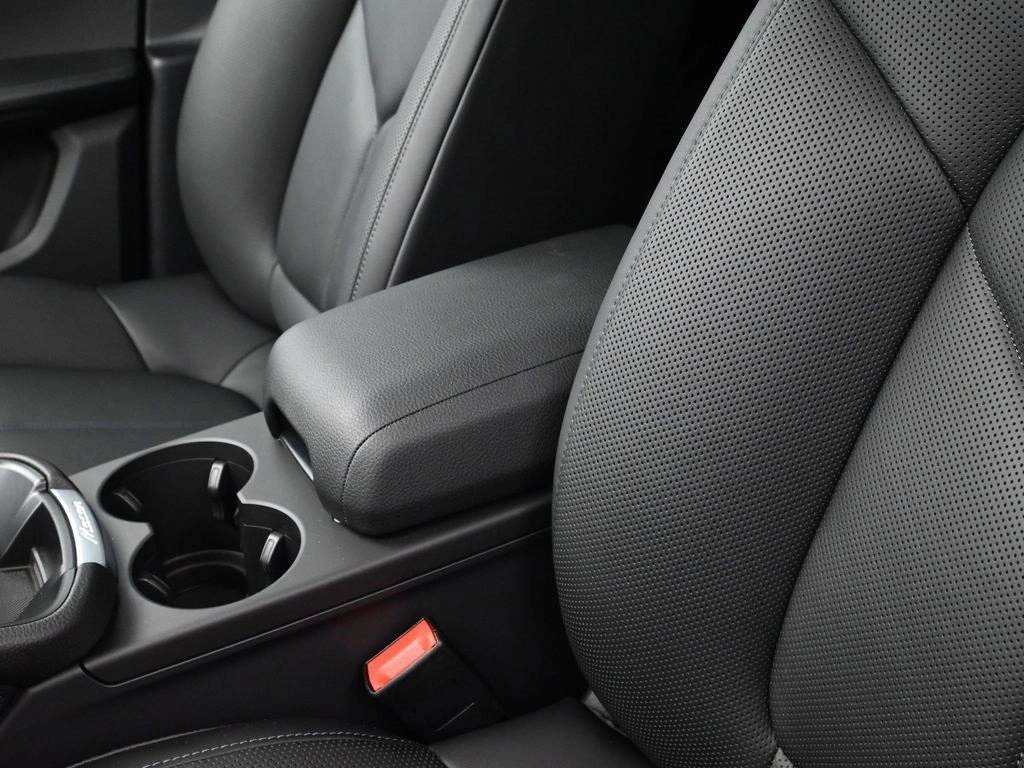 2025 Porsche Macan Base - Photo 21