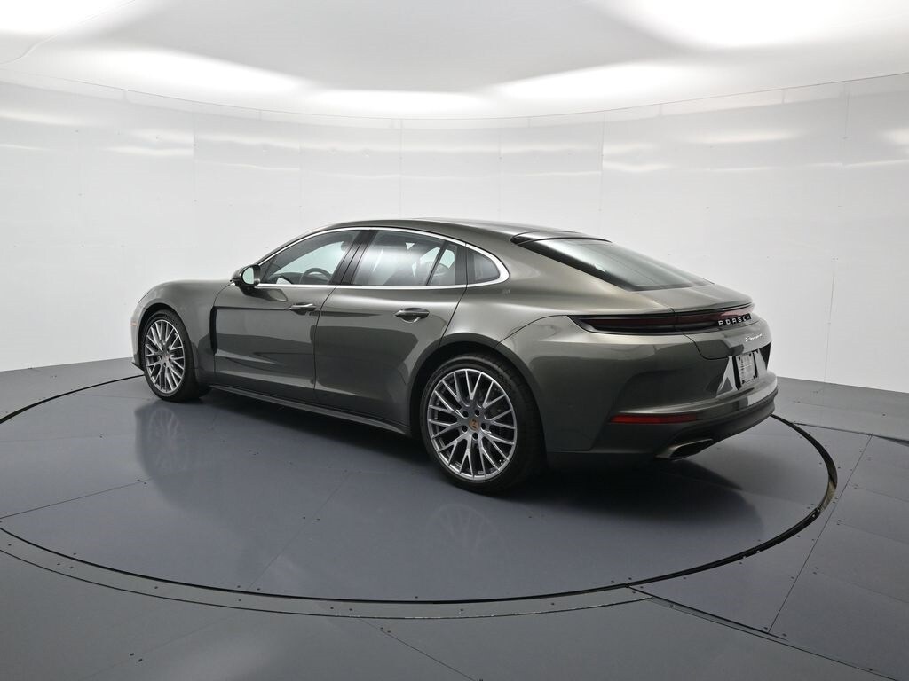 2025 Porsche Panamera 4 photo 3
