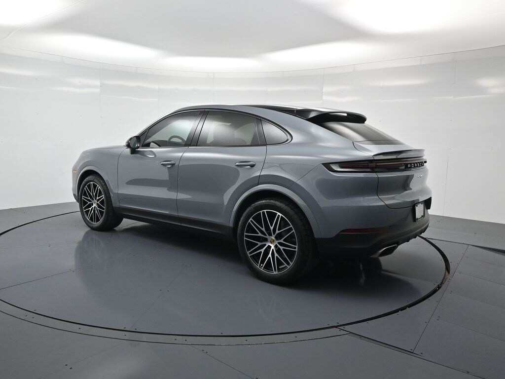 2024 Porsche Cayenne Coupe photo 3