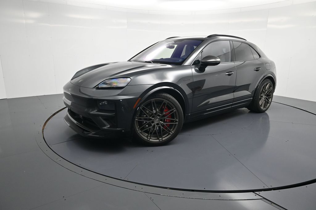 2024 Porsche Macan Macan Turbo Electric's photo