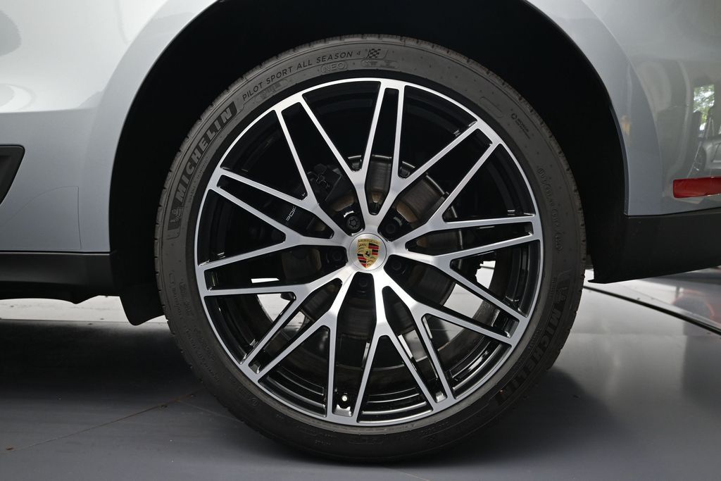 2025 Porsche Macan Base - Photo 29