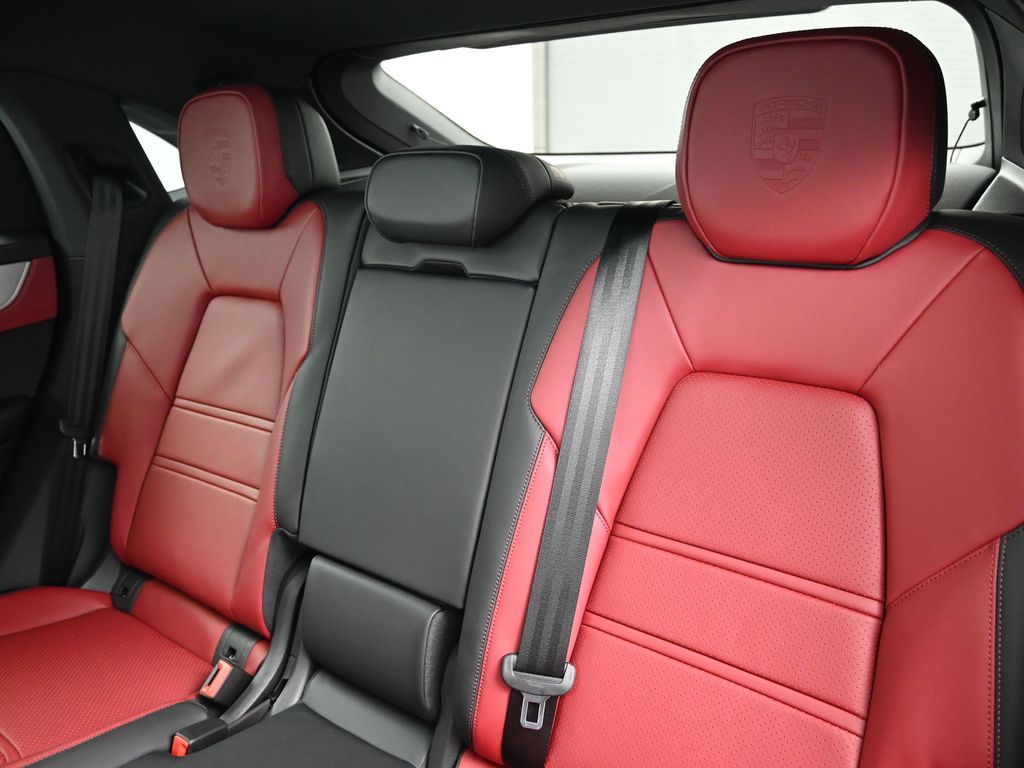 2026 Porsche Cayenne Coup Base - Photo 6