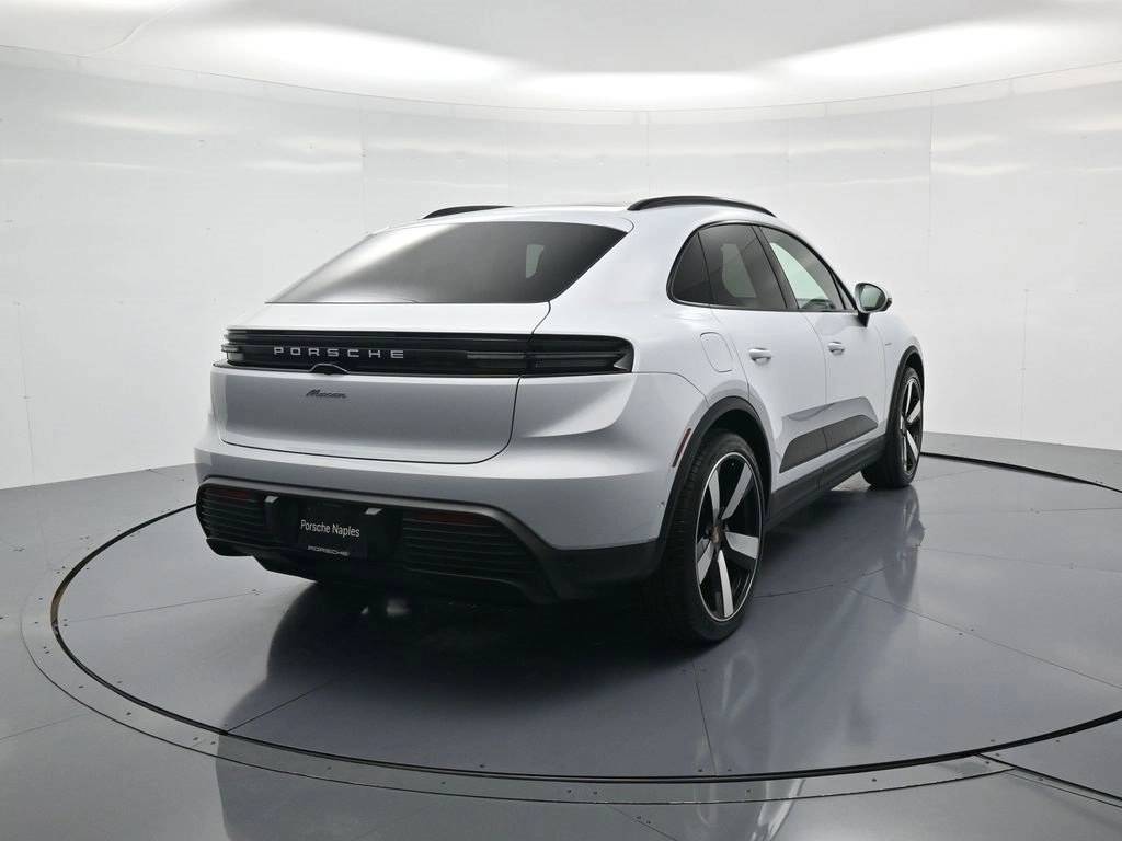 2026 Porsche Macan Base - Photo 8