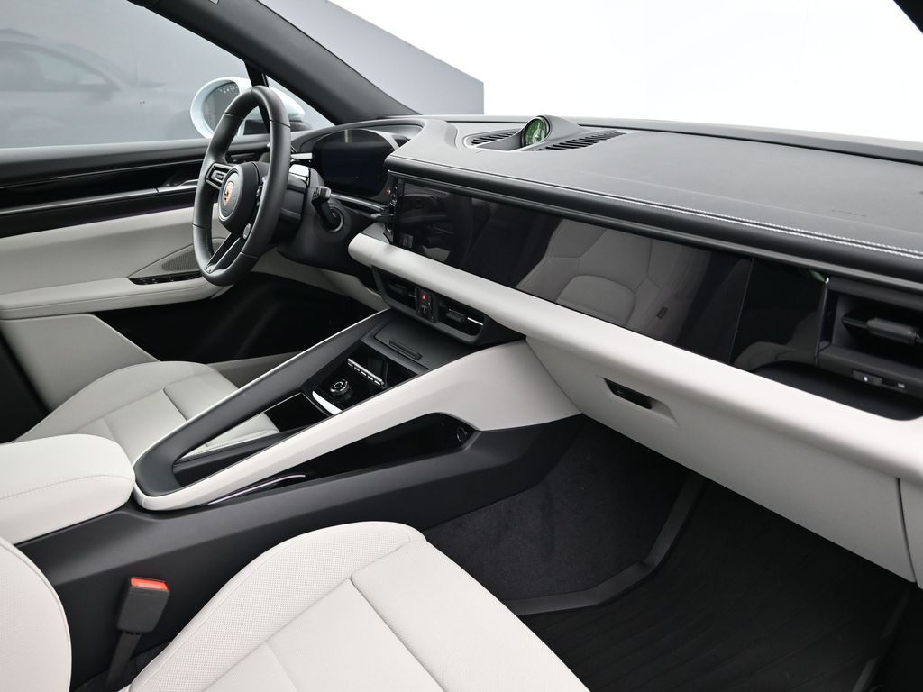 2026 Porsche Macan Base - Photo 14
