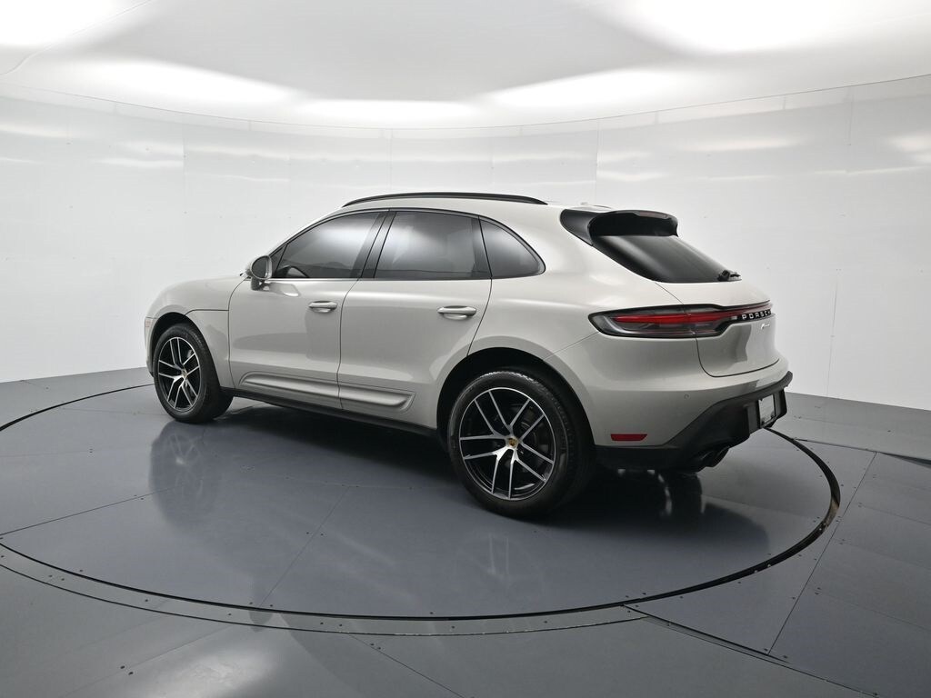 2022 Porsche Macan photo 3