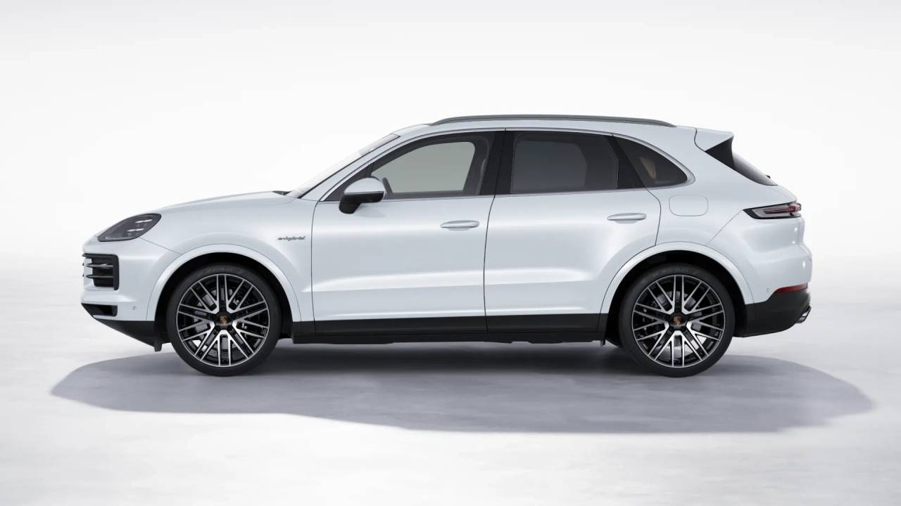 2026 Porsche Cayenne E-Hybrid photo 2