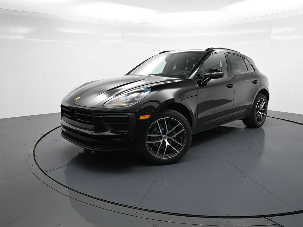 2026 Porsche Macan Base