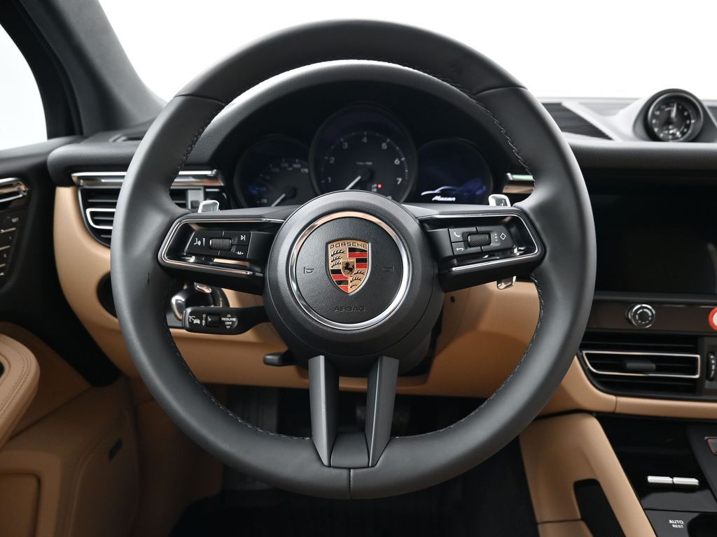 2026 Porsche Macan Base - Photo 13