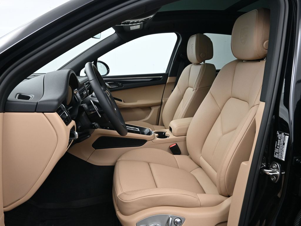 2026 Porsche Macan Base - Photo 5