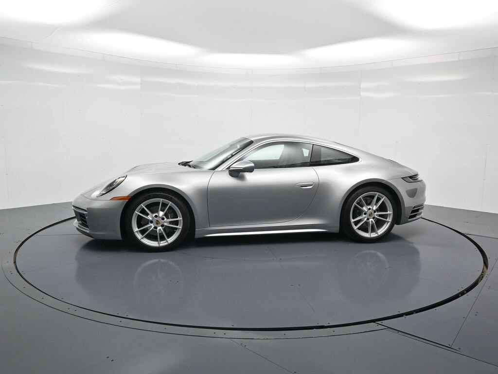 2024 Porsche 911 photo 2