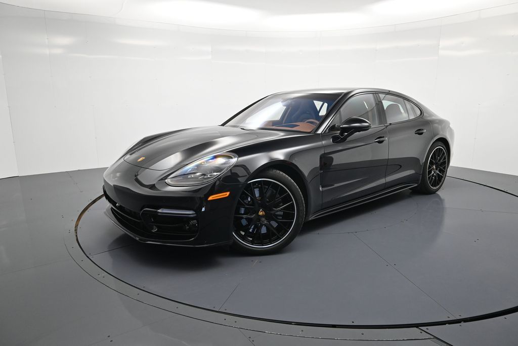 2023 Porsche Panamera GTS's photo