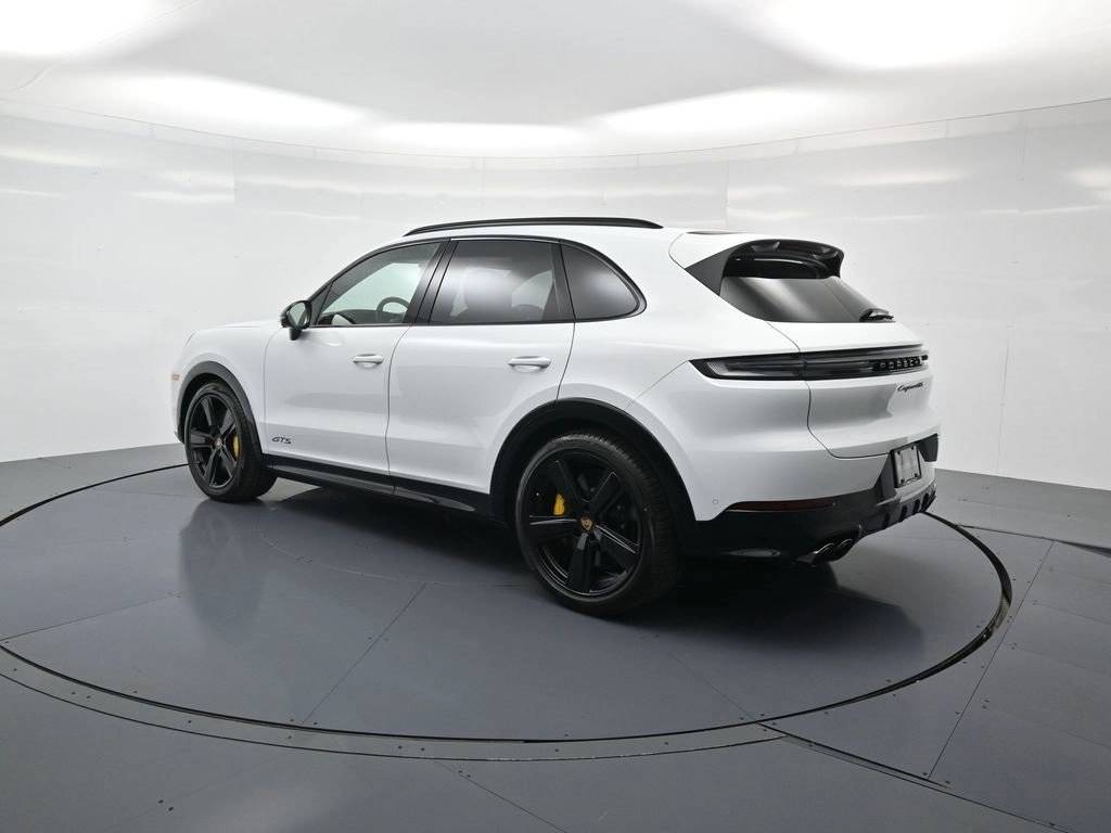2026 Porsche Cayenne GTS photo 3