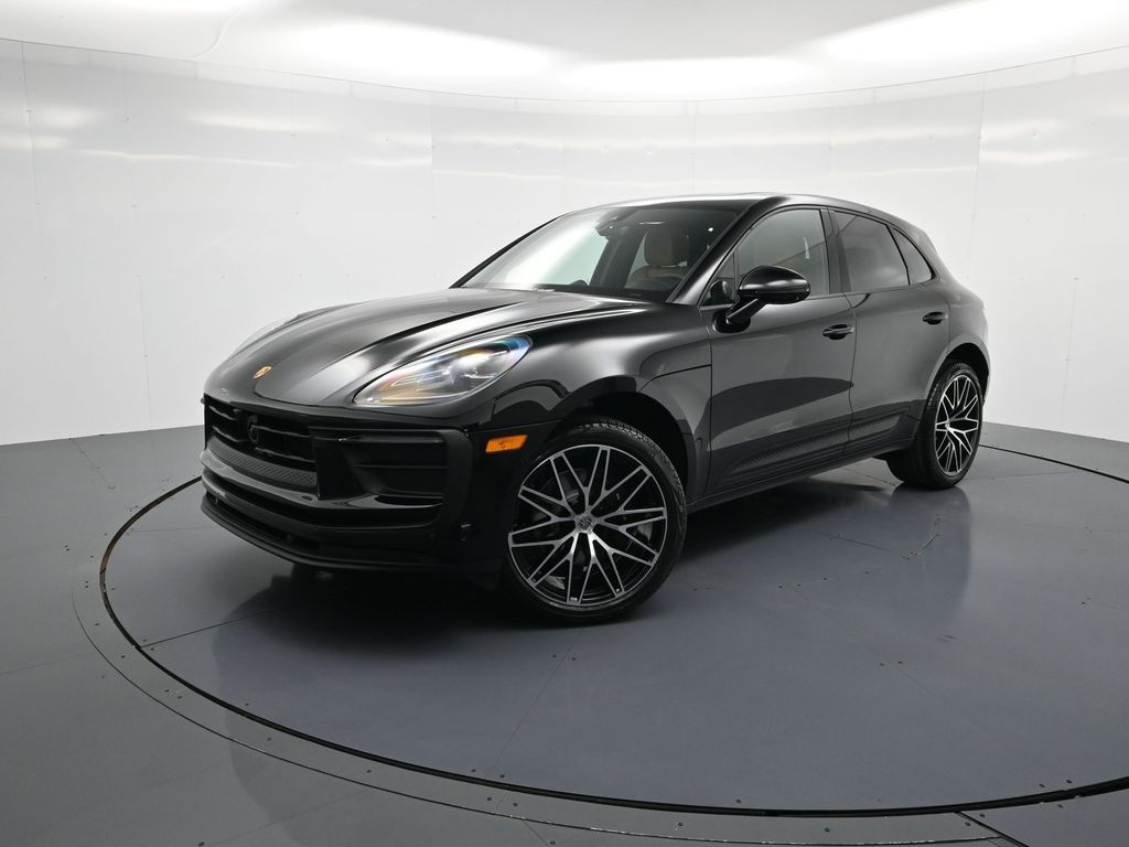 2026 Porsche Macan Base