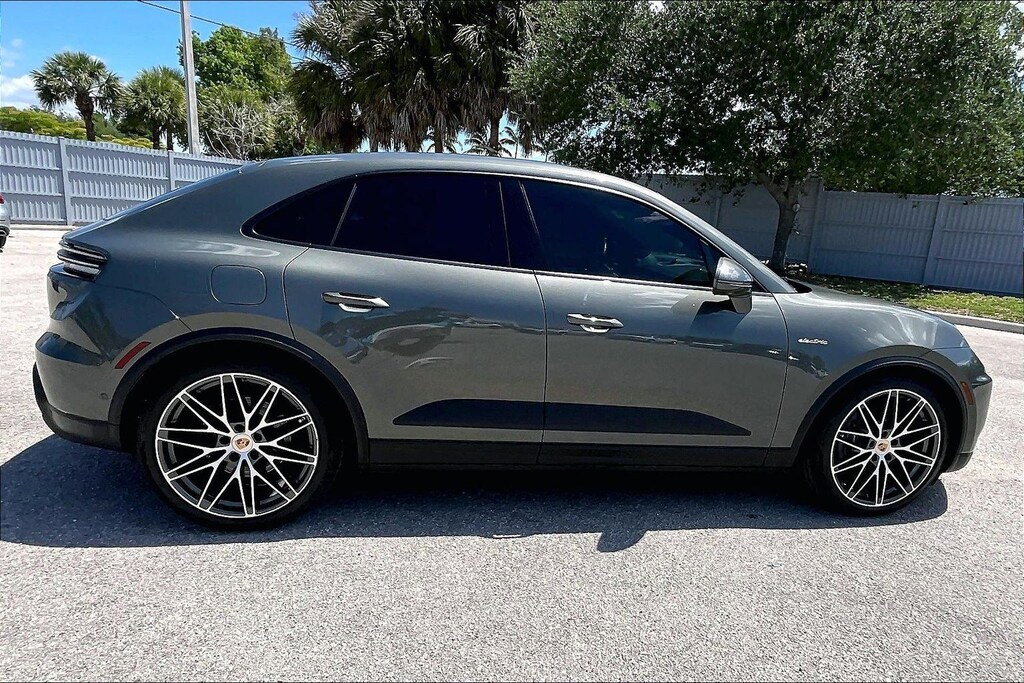 Used 2025 Porsche Macan Electric 4 SUV