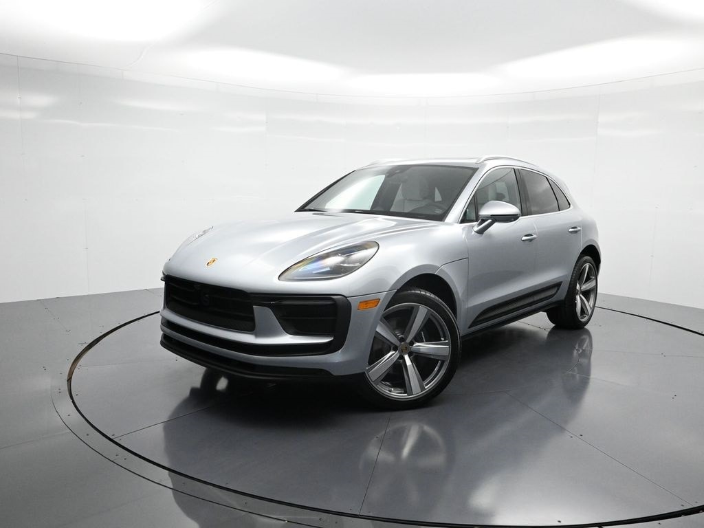 2025 Porsche Macan Base