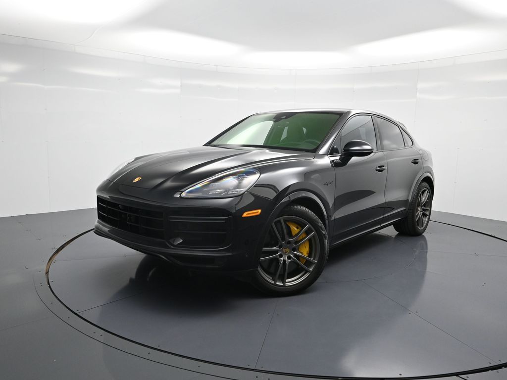 2022 Porsche Cayenne Turbo S E-Hybrid's photo