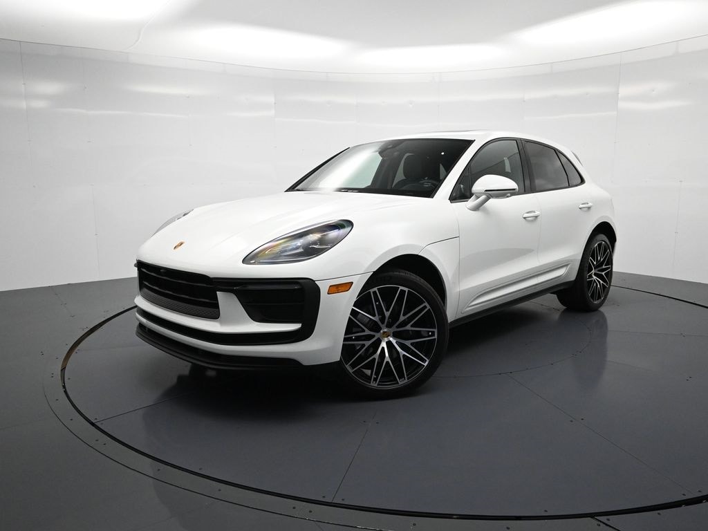 2022 Porsche Macan Base