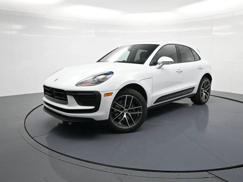 2026 Porsche Macan Base