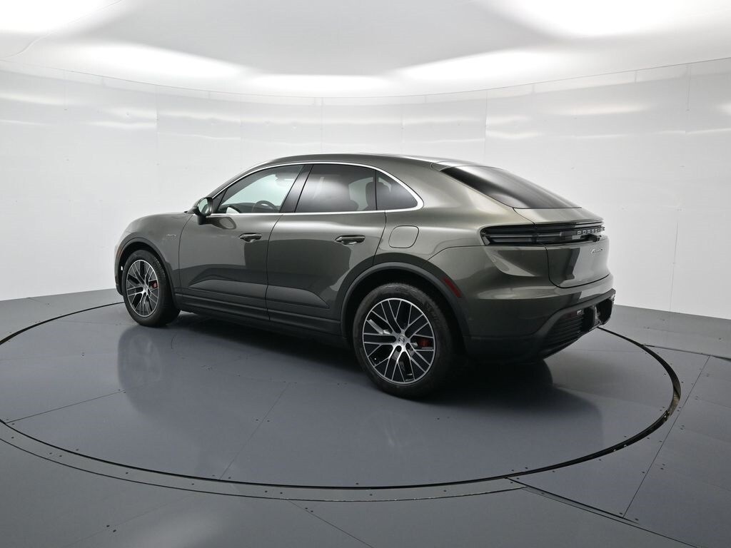 2025 Porsche Macan Electric photo 3