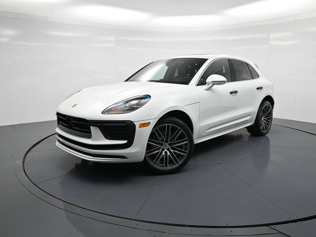 2026 Porsche Macan -'s photo