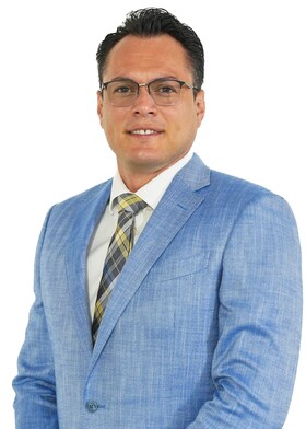 Staff member Fabio Oliveira from ID_489823ac1aa8