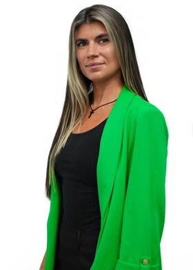 Staff member Victoria Richards from ID_da82e839e040