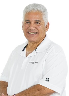 Staff member Manuel Ponce from ID_da82e839e040