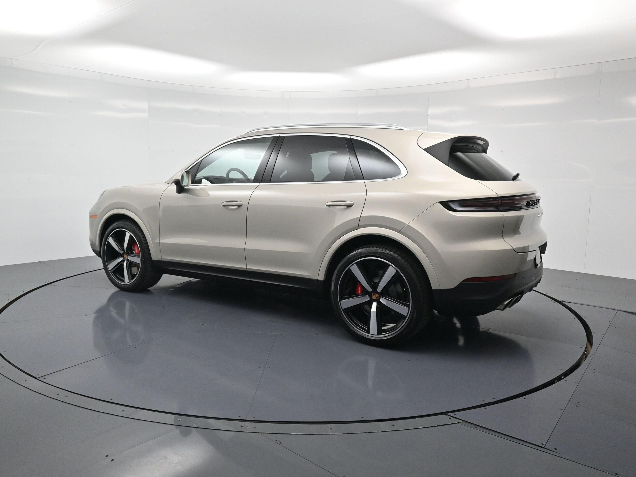 2026 Porsche Cayenne S photo 3