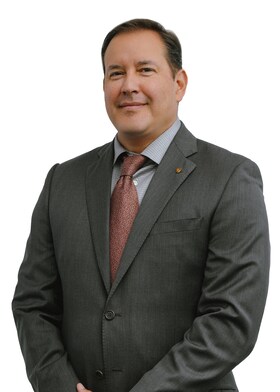 Staff member Jorge Olivas from ID_489823ac1aa8