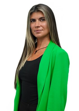 Staff member Victoria Richards from ID_da82e839e040