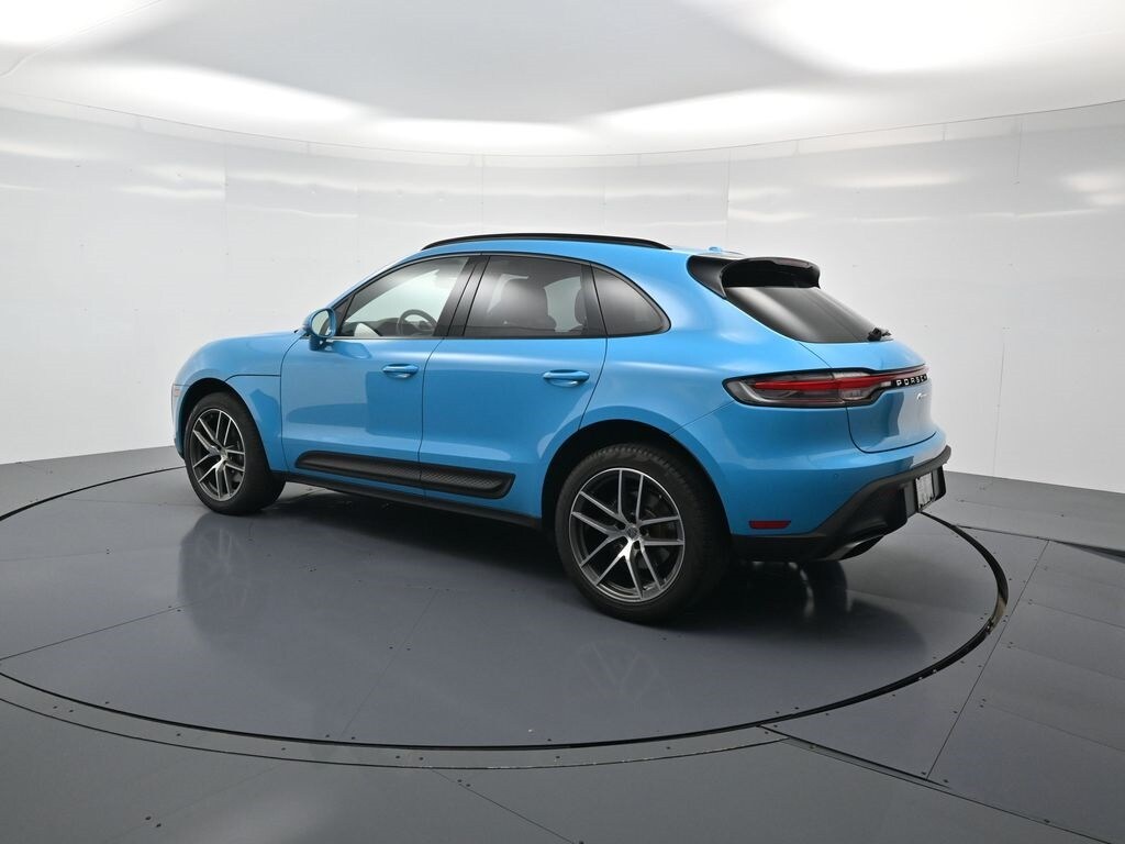 2022 Porsche Macan photo 3