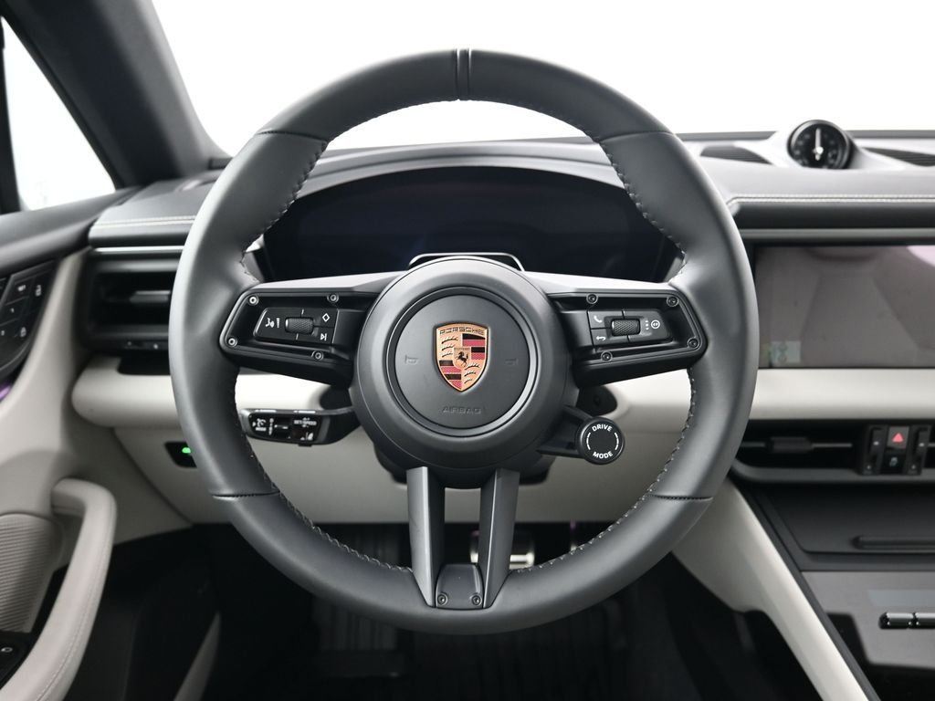 2026 Porsche Macan Base - Photo 13