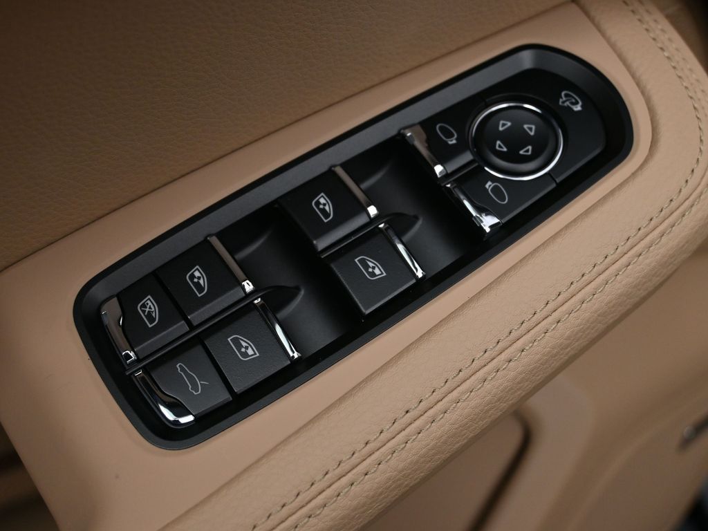 2026 Porsche Macan Base - Photo 19