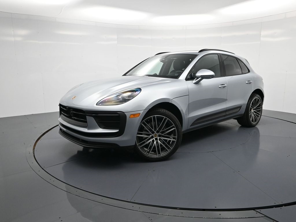 2026 Porsche Macan Base
