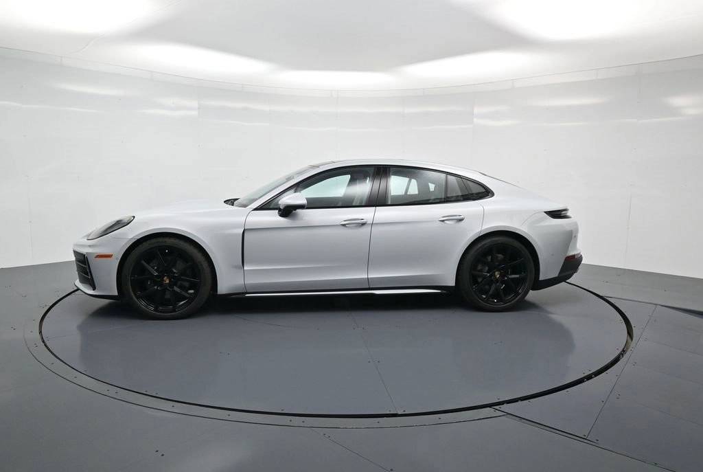 2025 Porsche Panamera 4 photo 2