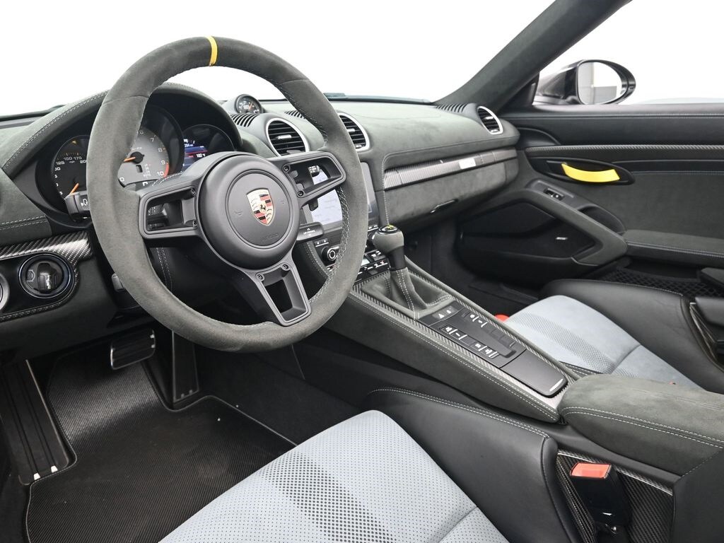 2025 Porsche Boxster Spyder photo 4