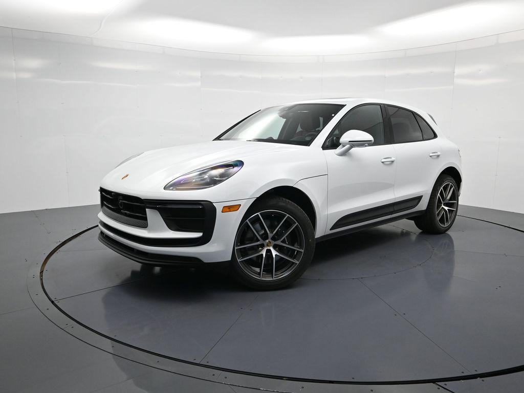 2026 Porsche Macan Base