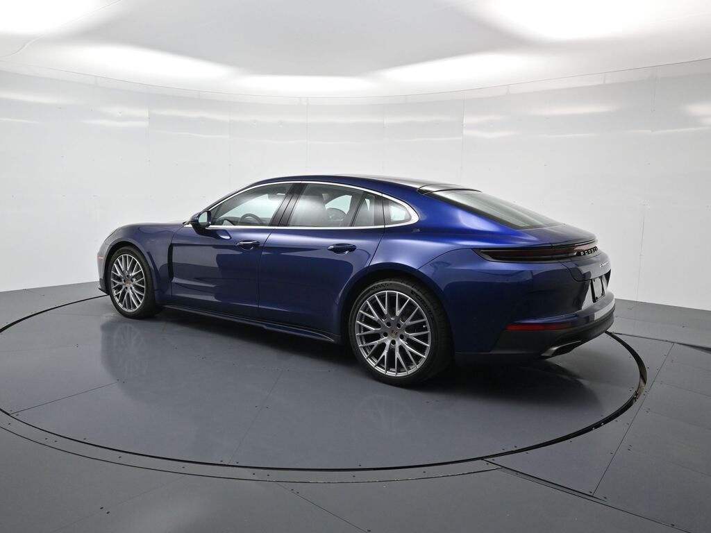 2025 Porsche Panamera 4 photo 3