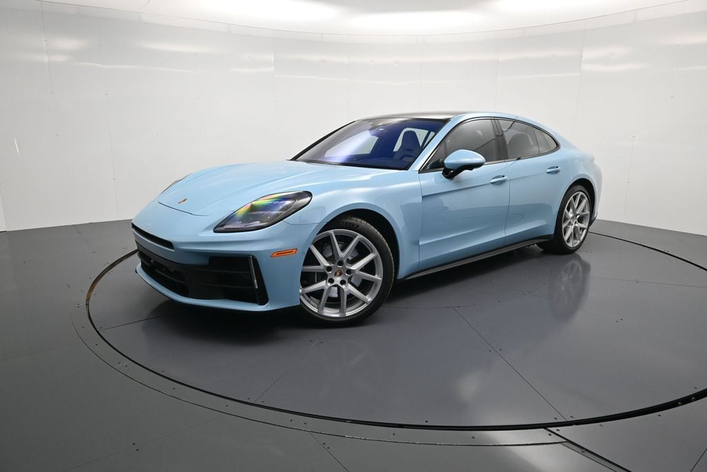 2026 Porsche Panamera 4's photo